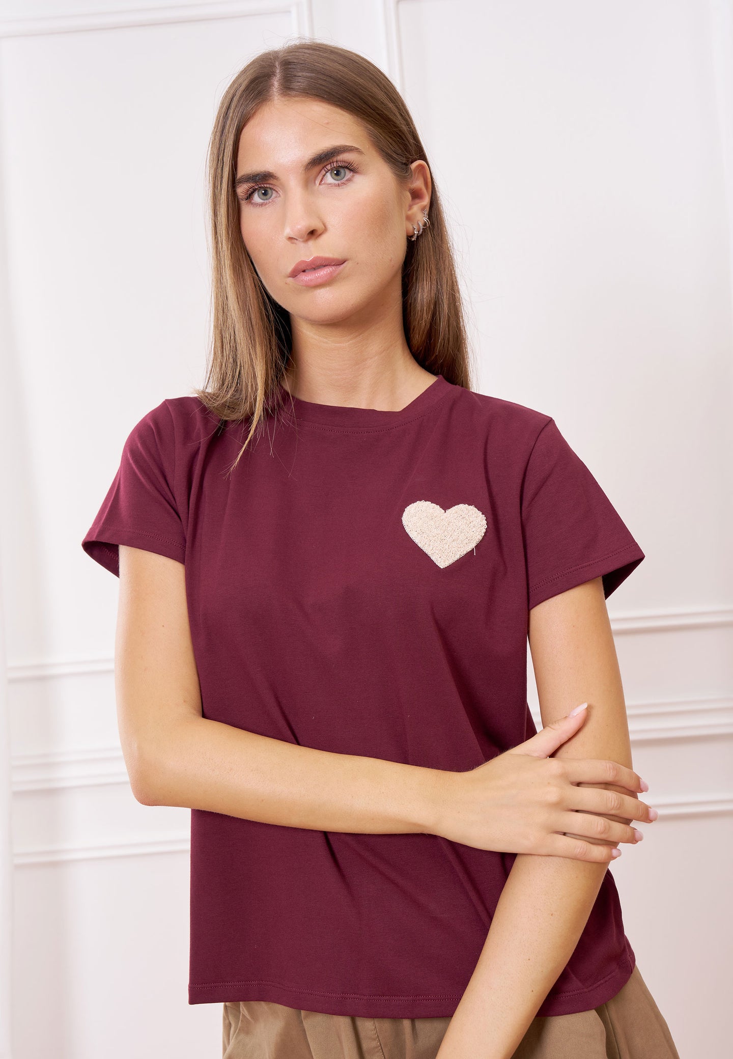 T-shirt cuore ricamato