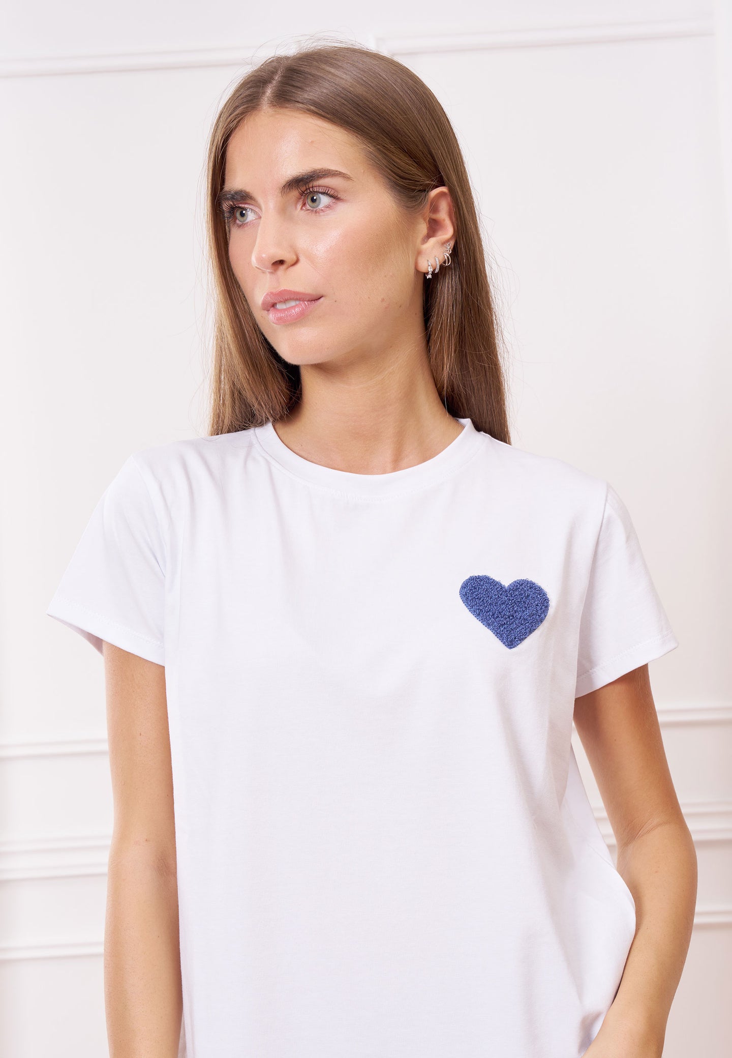 T-shirt cuore ricamato