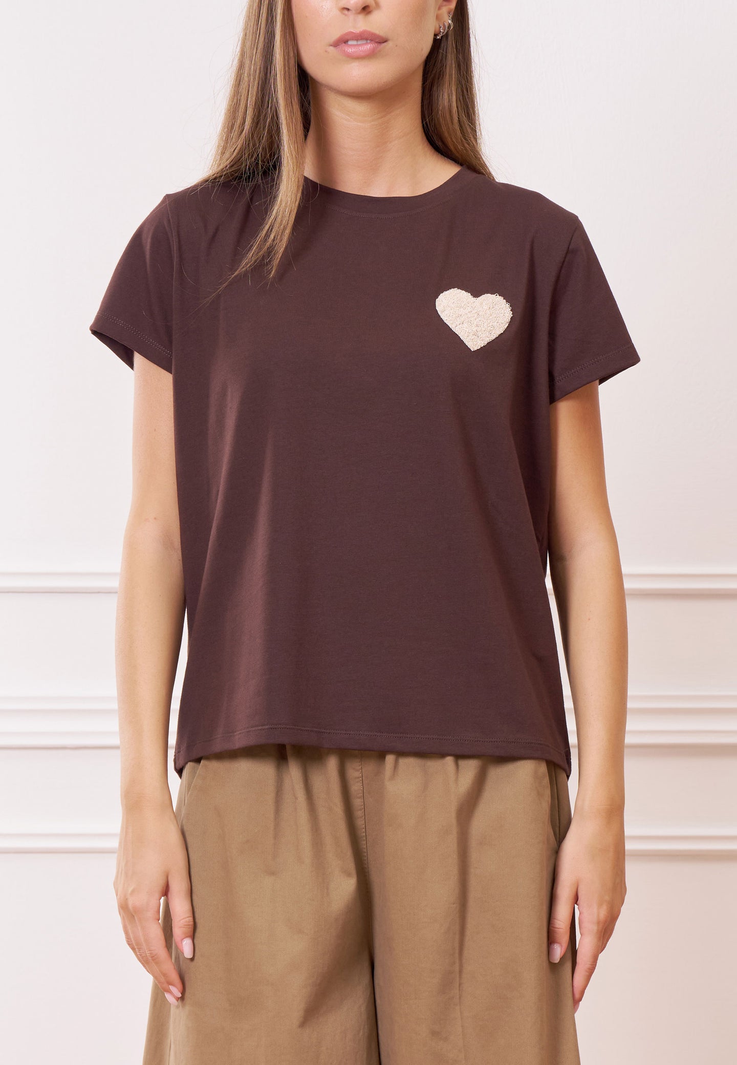 T-shirt cuore ricamato