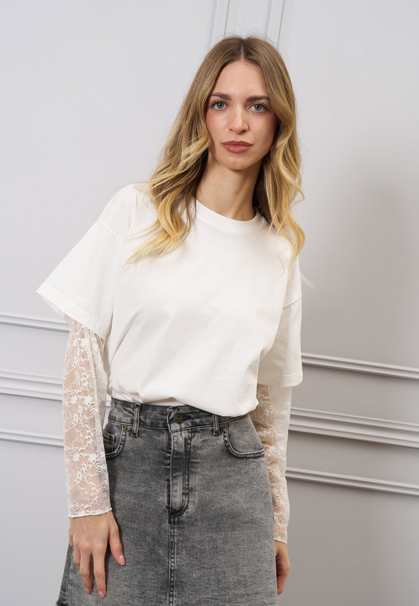 T-shirt over con maniche pizzo
