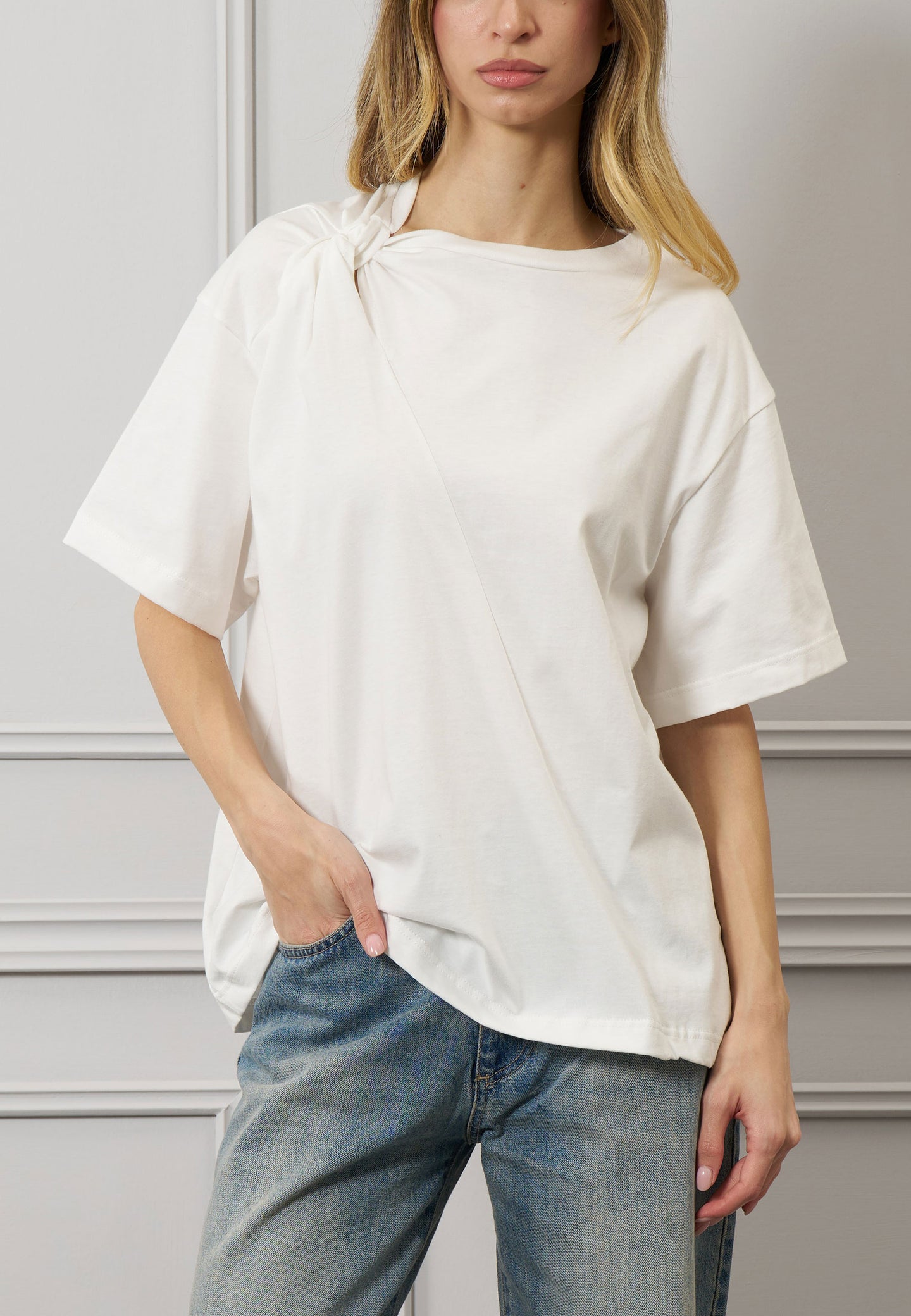 T-shirt over con nodo