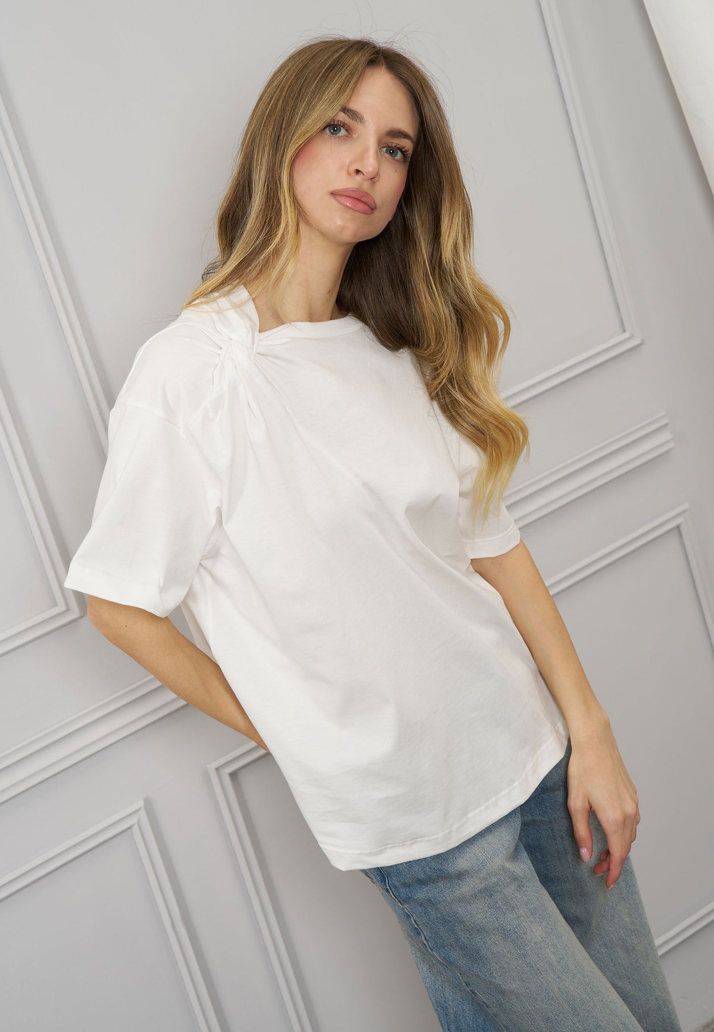 T-shirt over con nodo