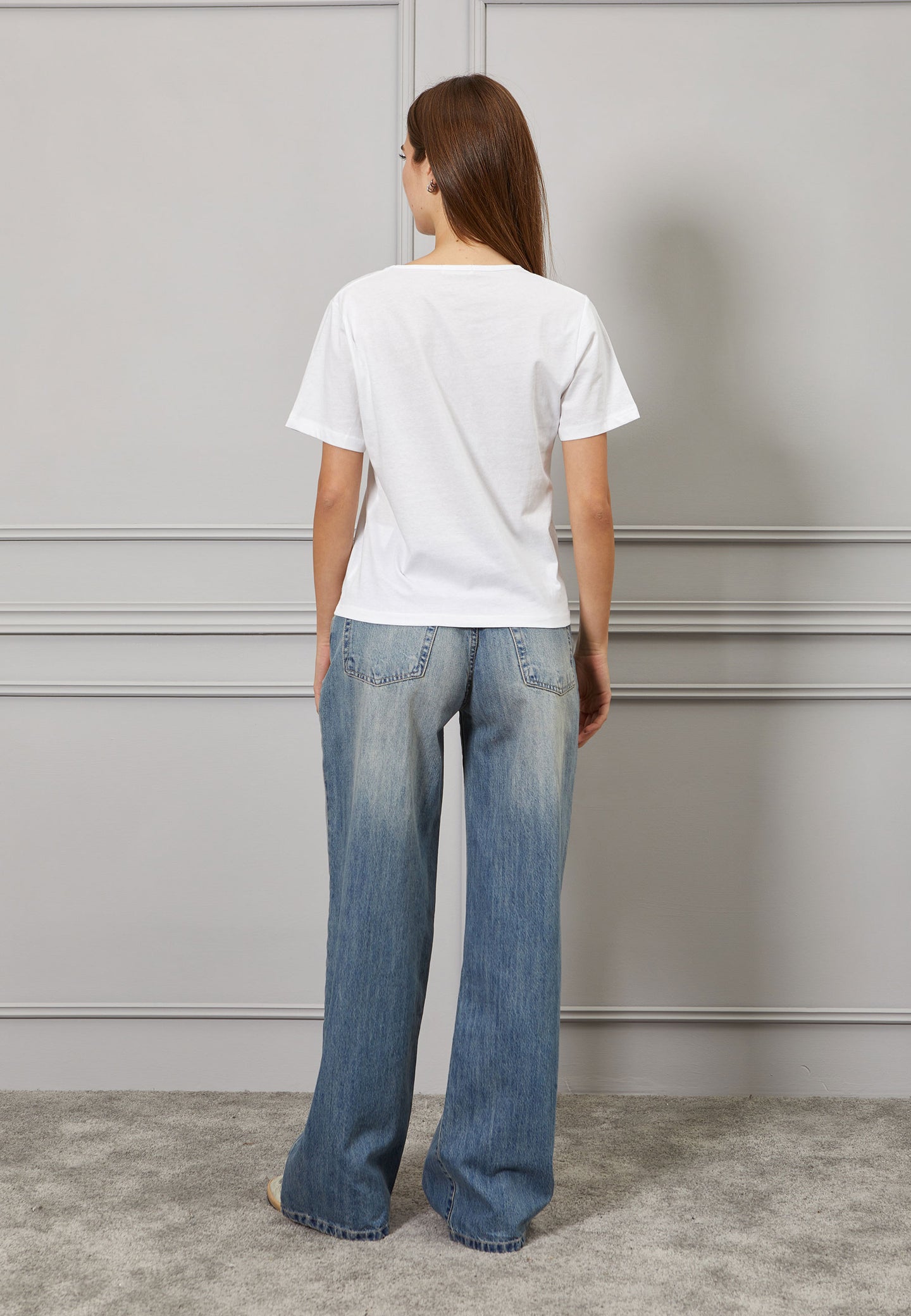 T-shirt over scollo a v
