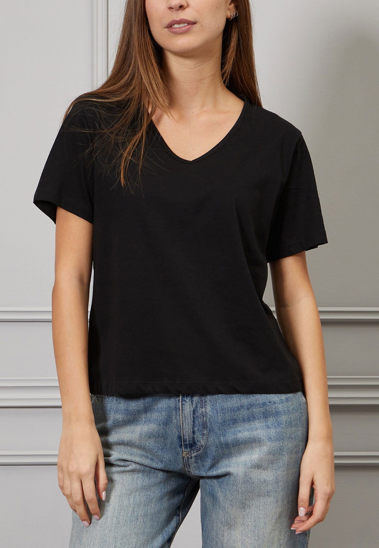 T-shirt over scollo a v
