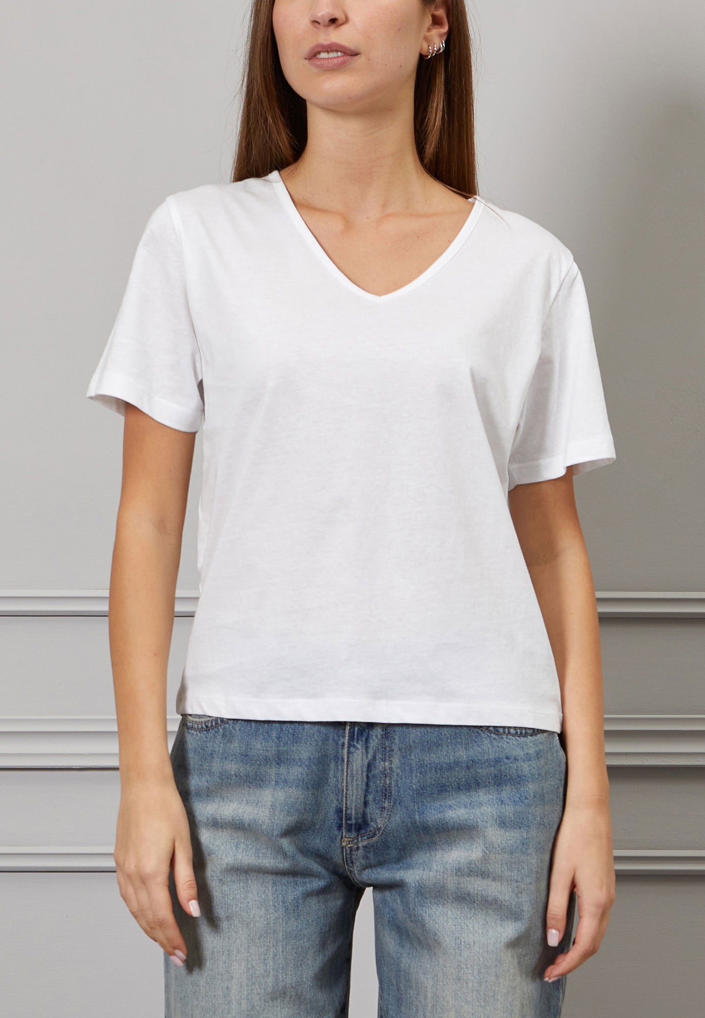 T-shirt over scollo a v