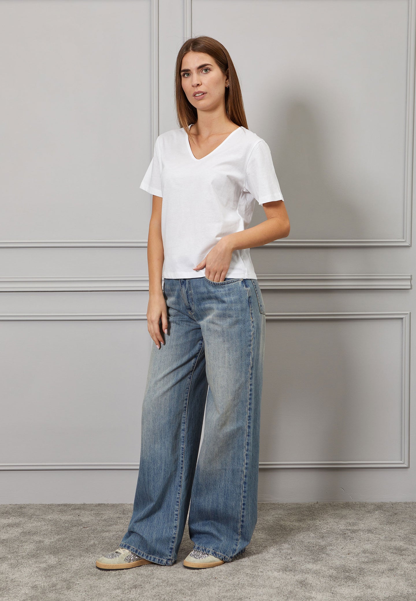 T-shirt over scollo a v