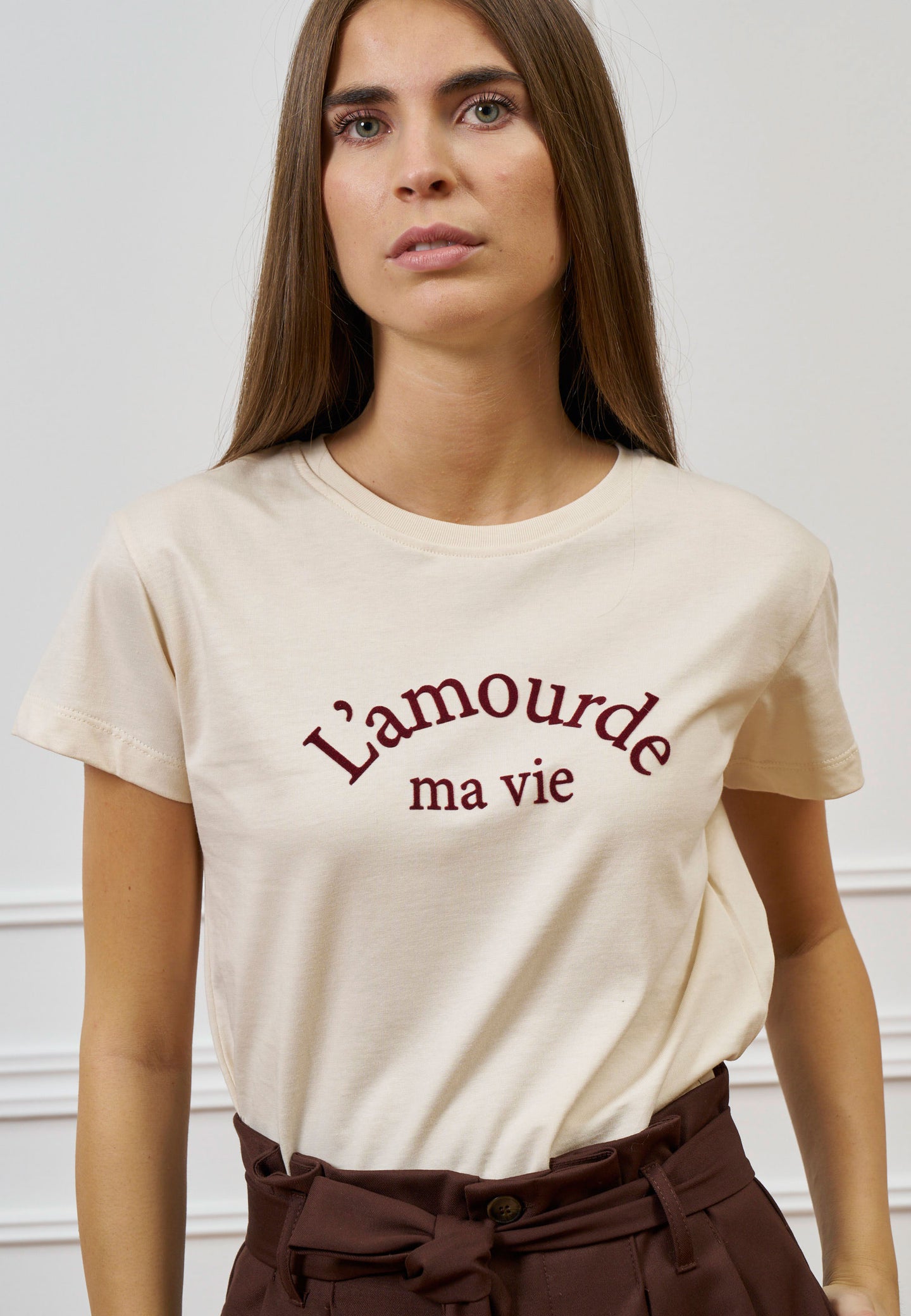 T-shirt scritta floccata