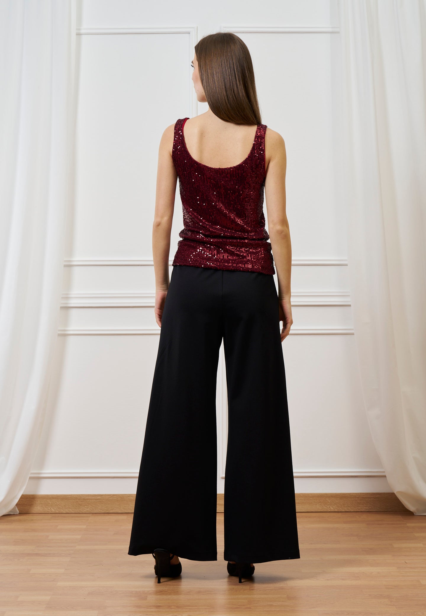 Top paillettes scollo profondo