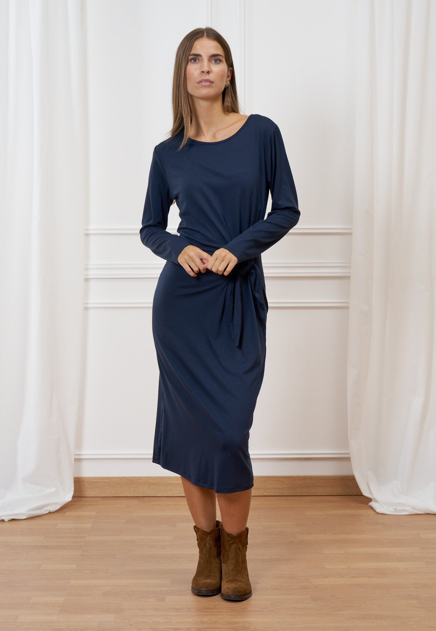 Vestito midi nodo in vita