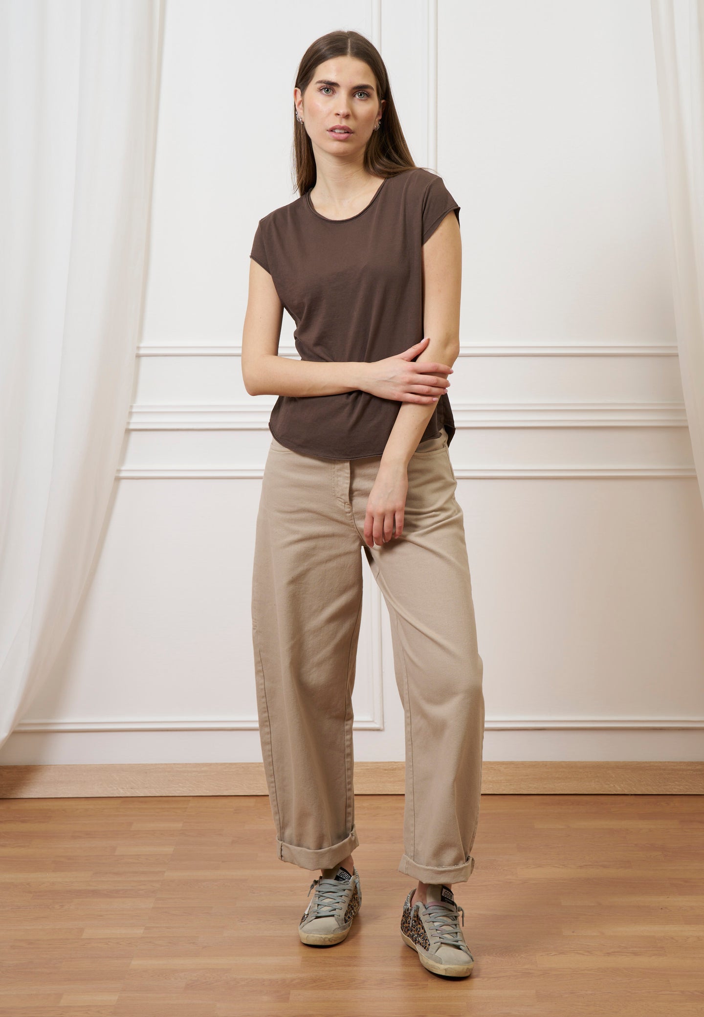 T-shirt mezza manica taglio vivo - MARRONE