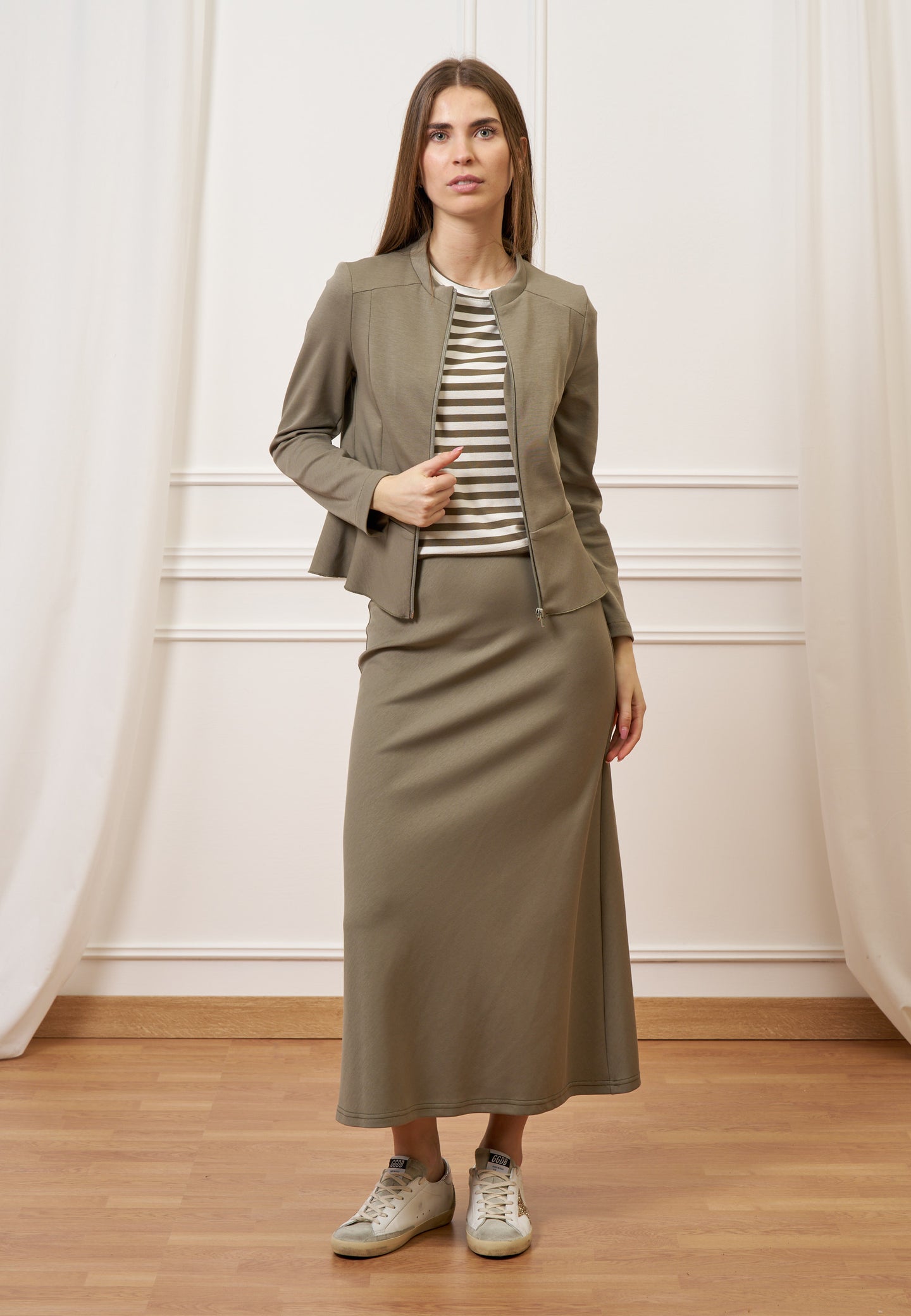 Gonna lunga svasata a vita alta