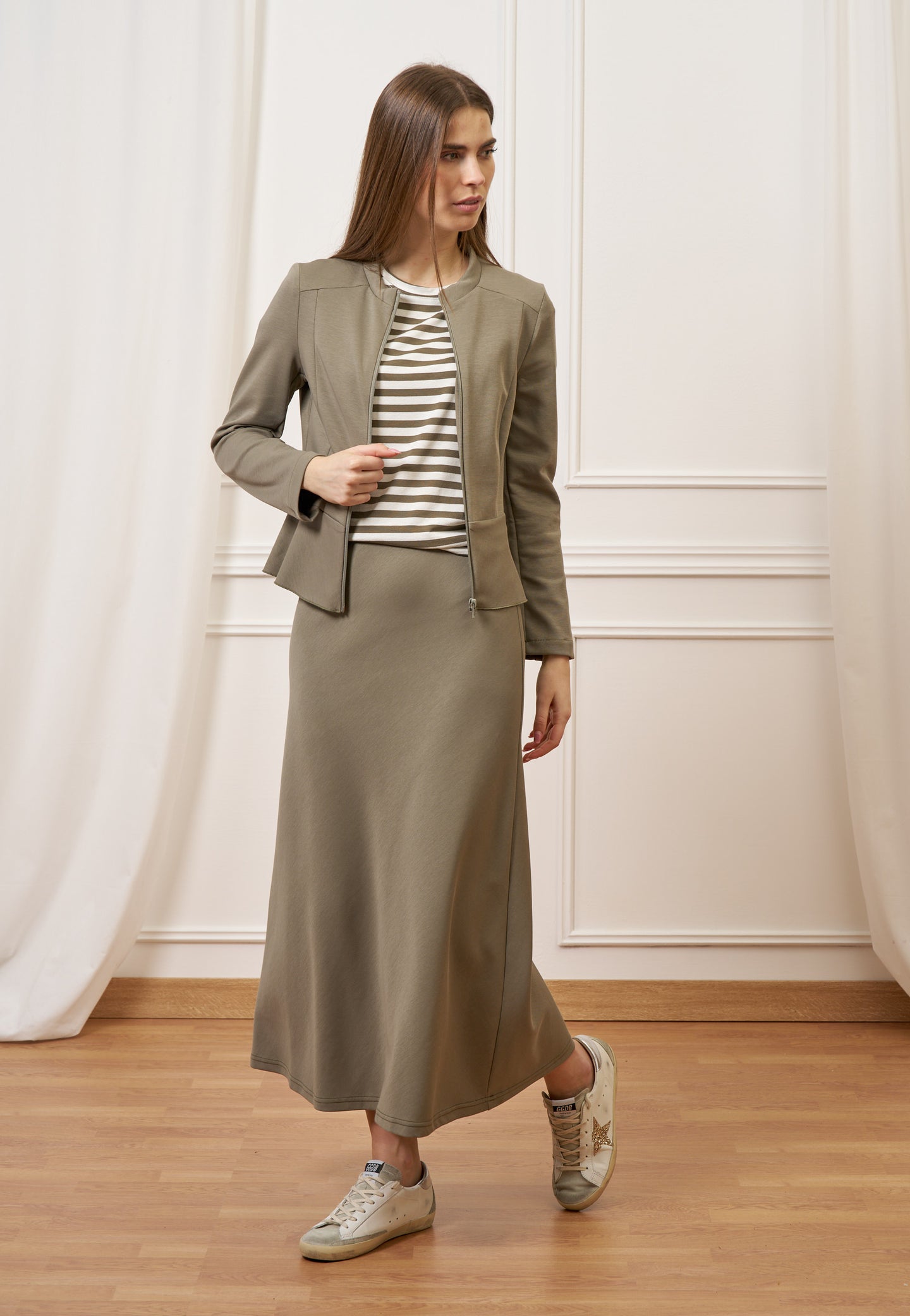 Gonna lunga svasata a vita alta