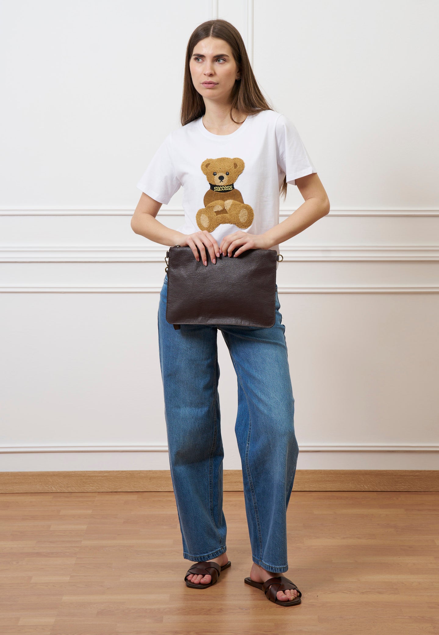 Borsa pochette in pelle con manicotto - MARRONE