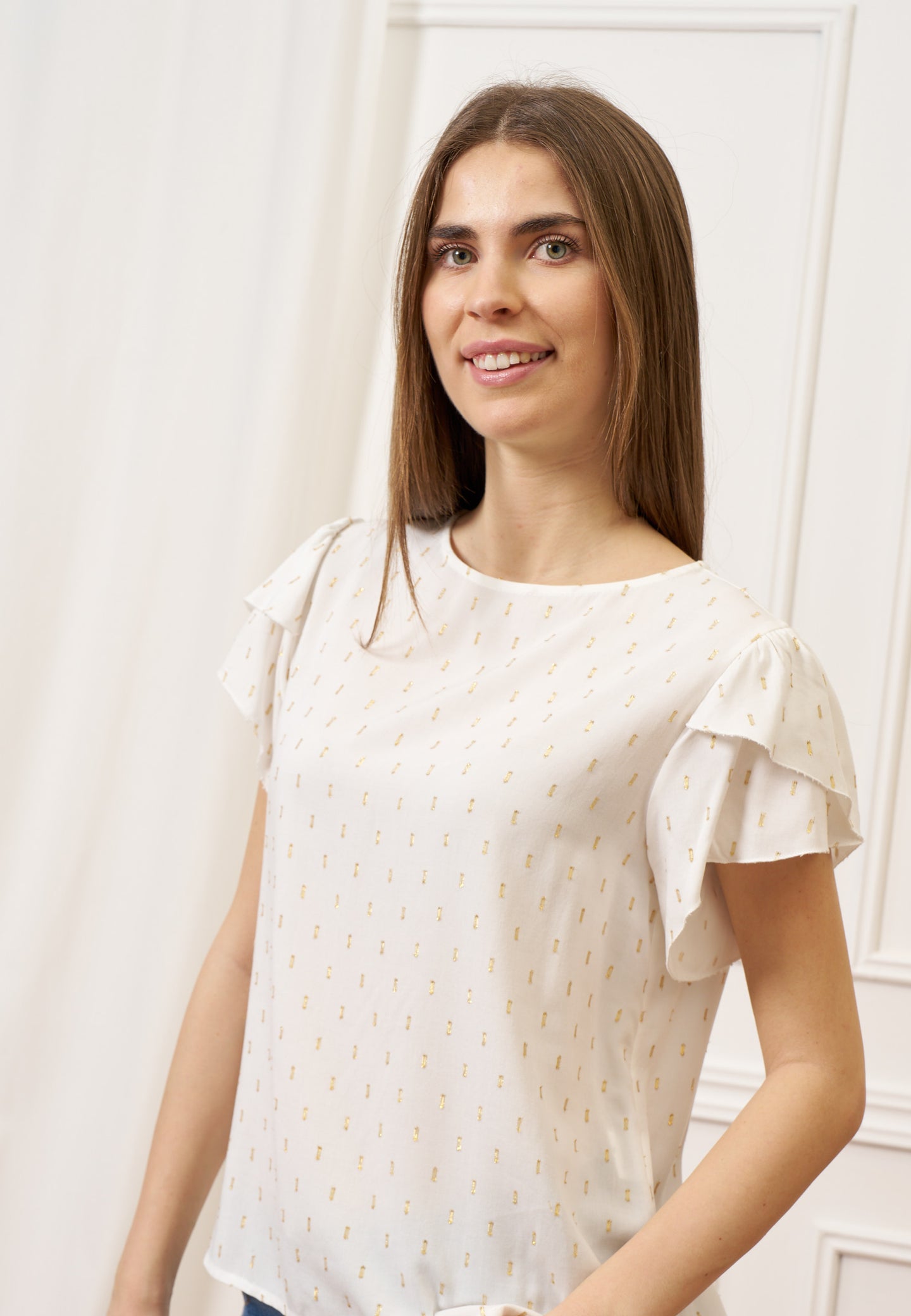 Blusa con maniche a petalo