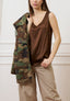 Blusa smanicata in raso di viscosa - MARRONE