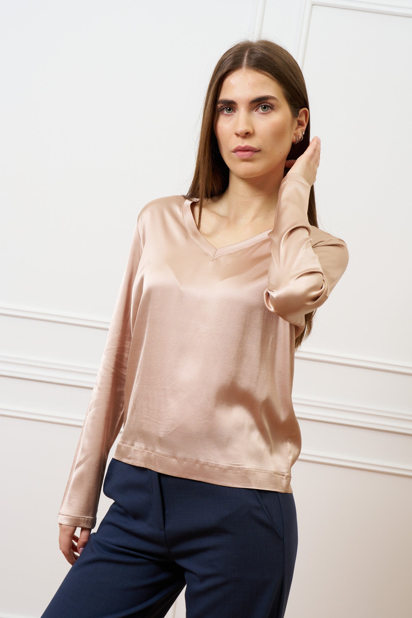 Blusa in raso con scollo a v - CIPRIA