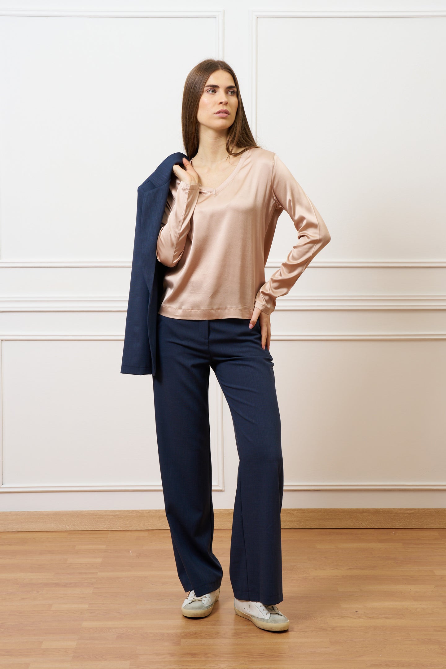 Blusa in raso con scollo a v - CIPRIA