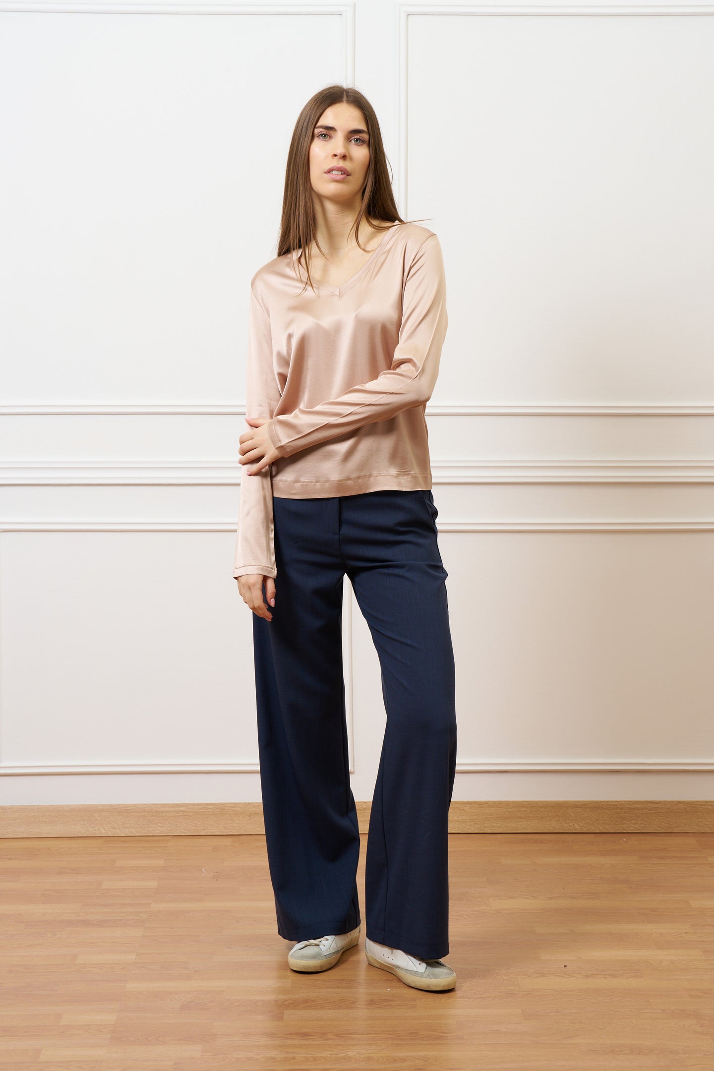 Blusa in raso con scollo a v - CIPRIA