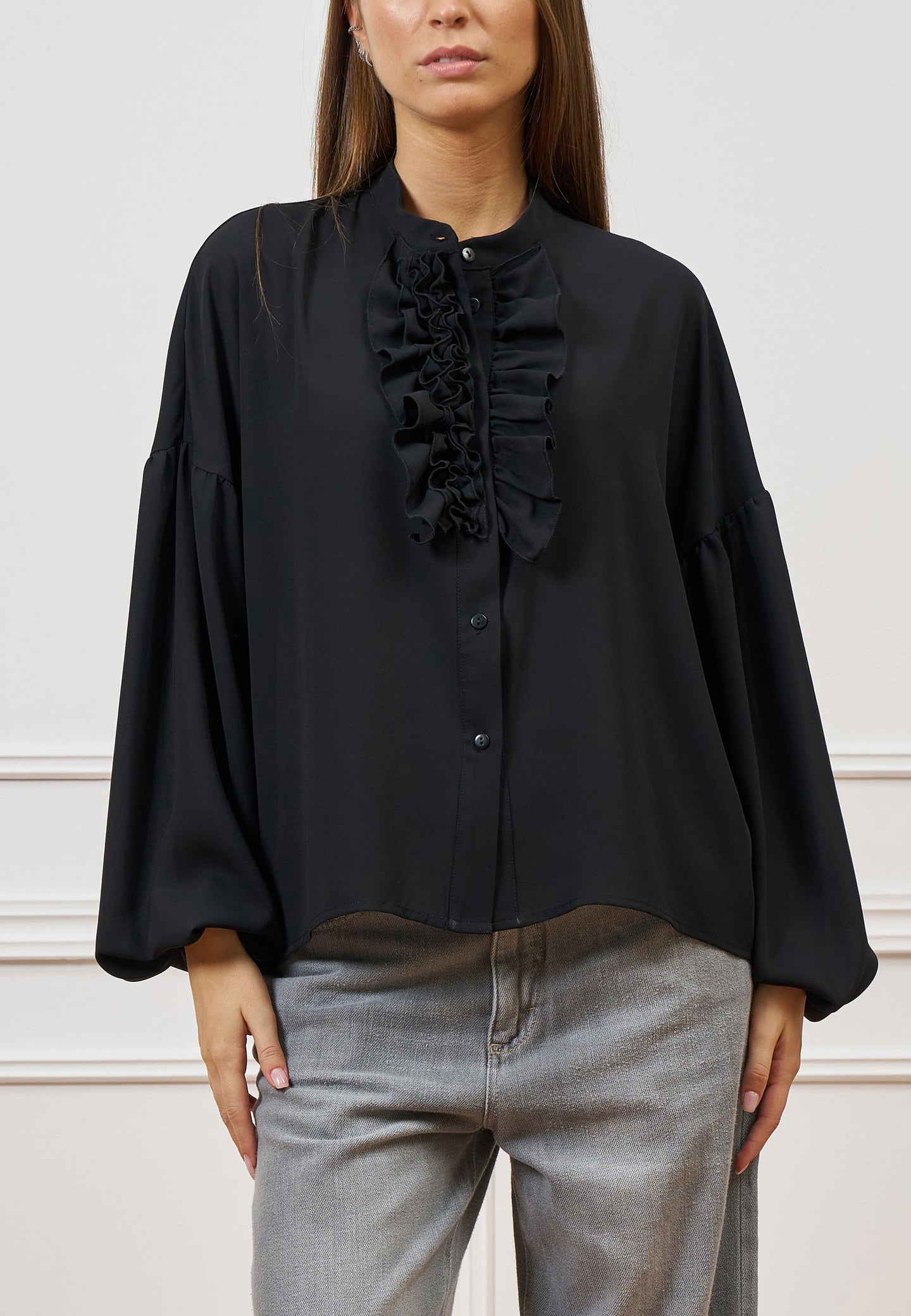 Blusa con jabot frontale