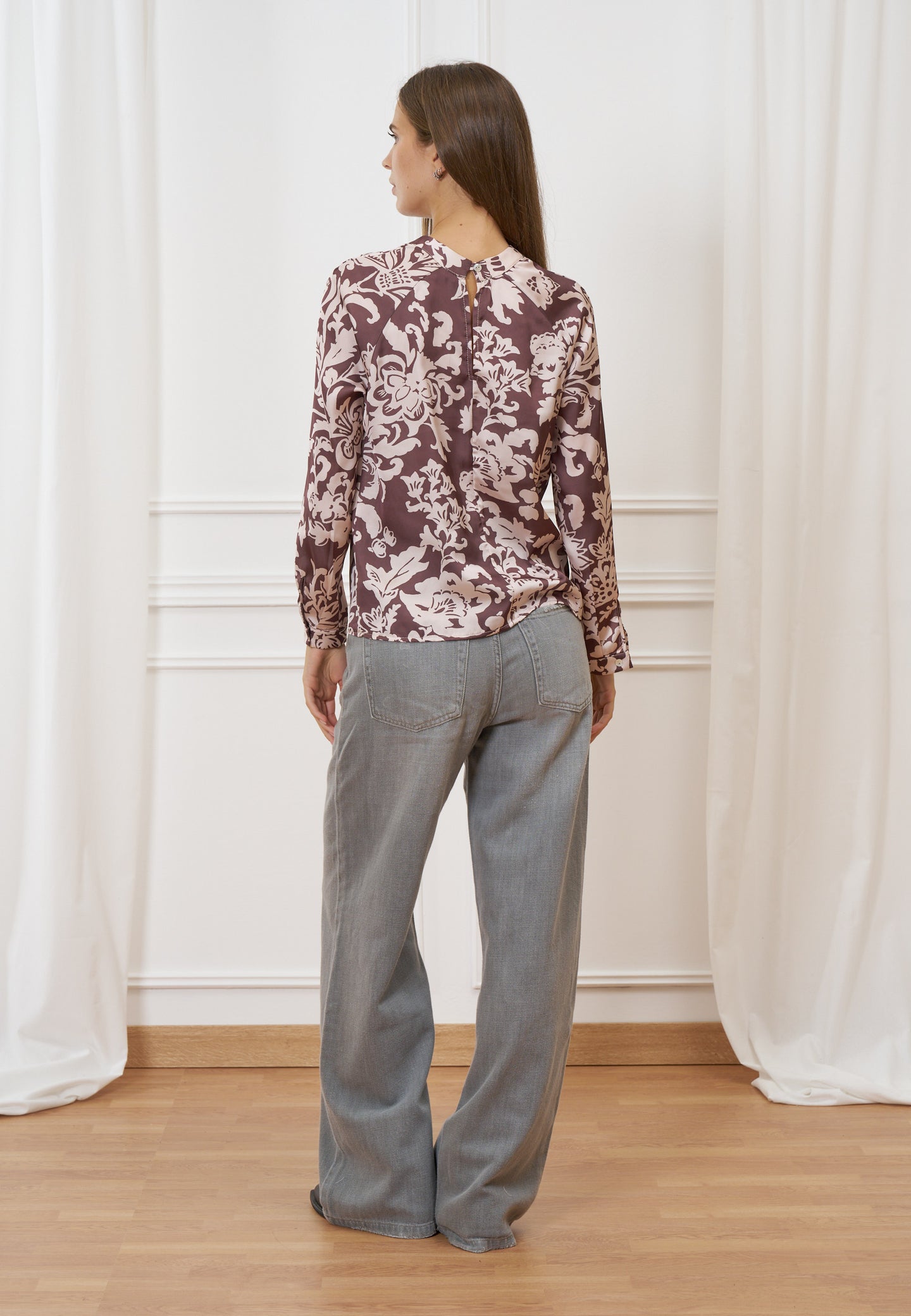 Blusa fantasia scollo a goccia