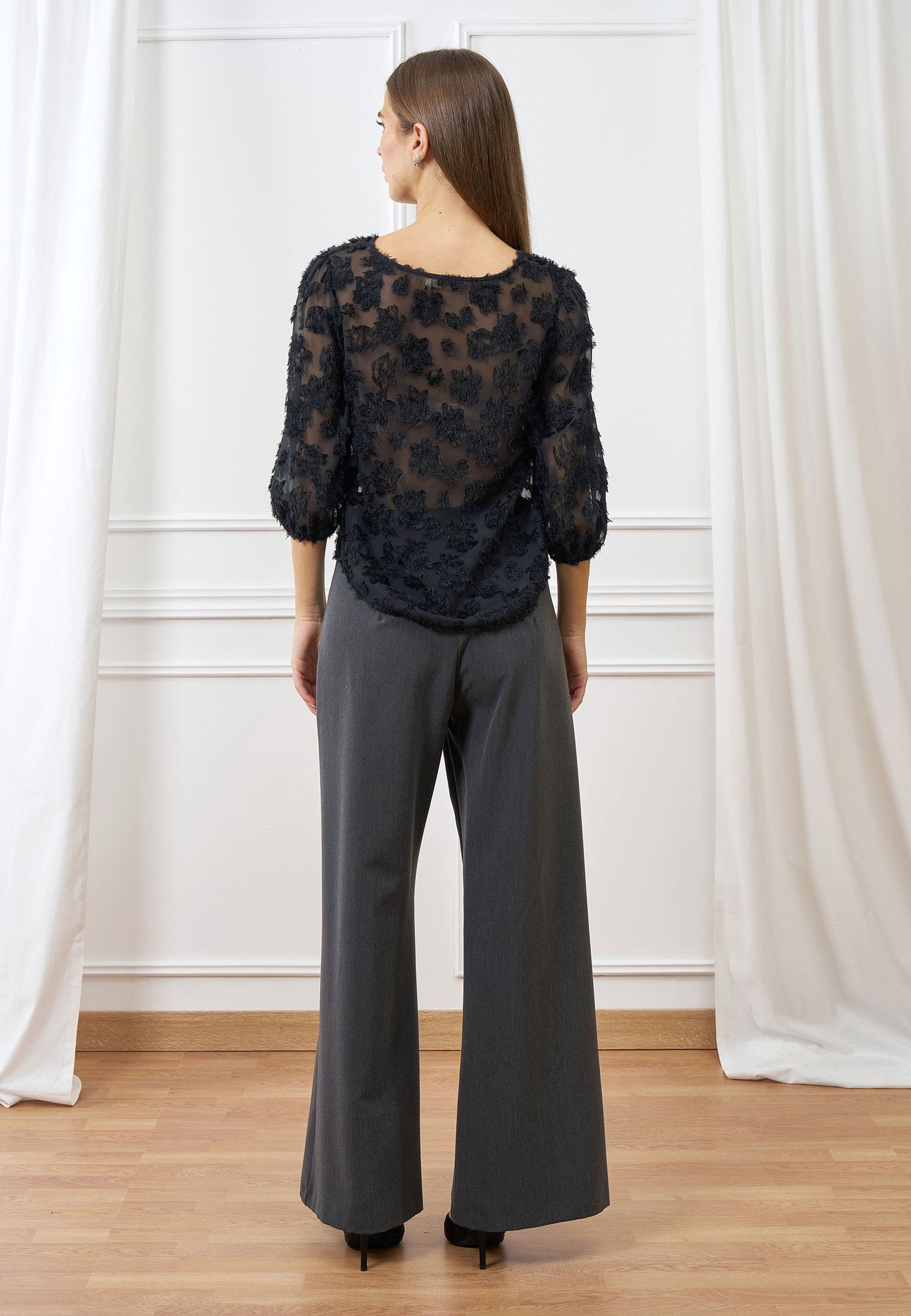 Blusa fiori sfrangiati