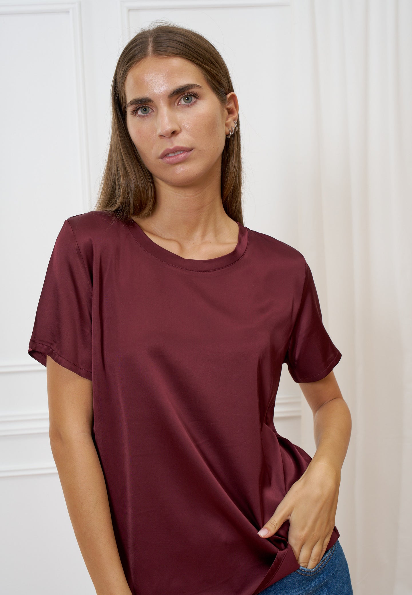 Blusa in raso a manica corta