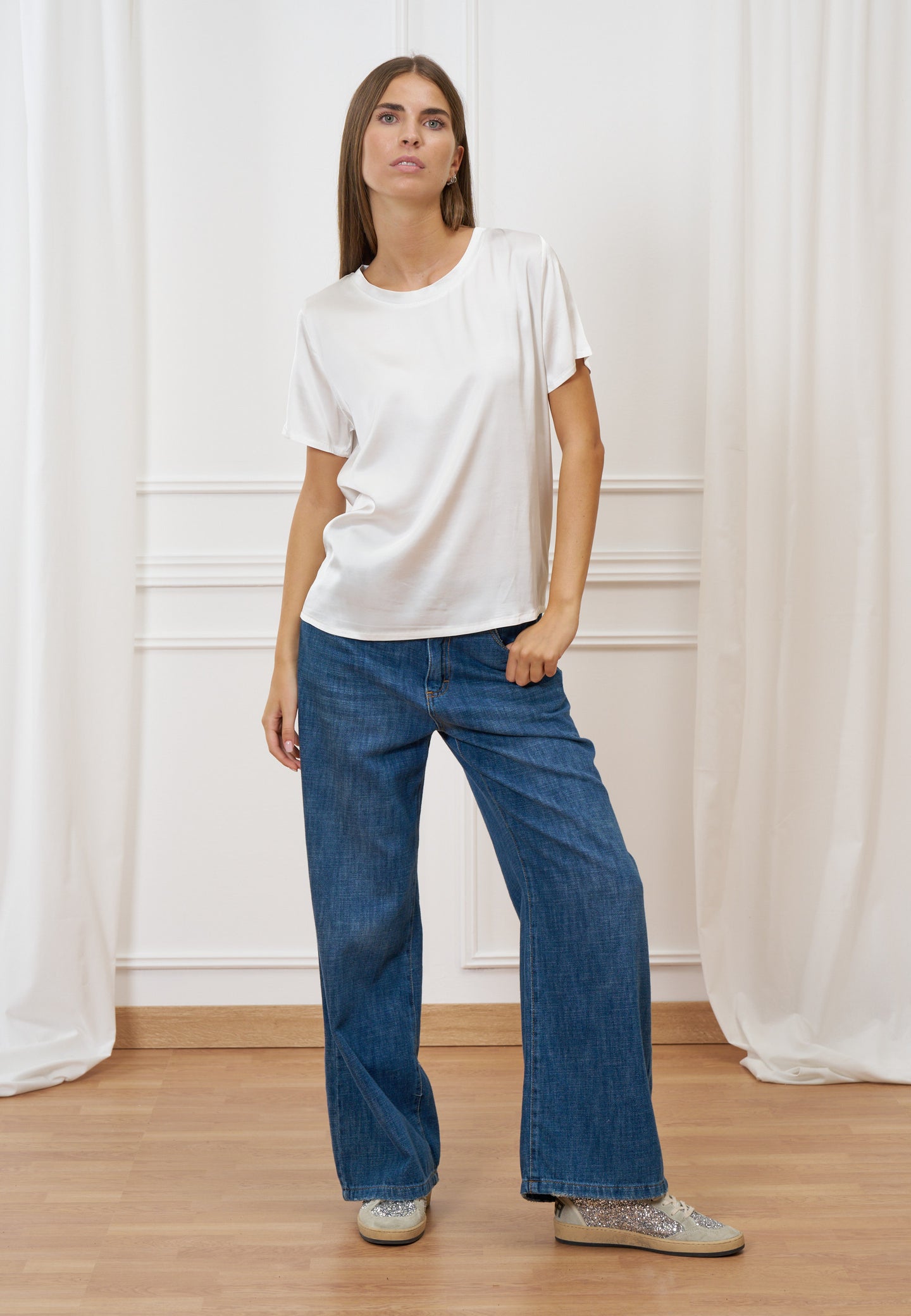 Blusa in raso a manica corta