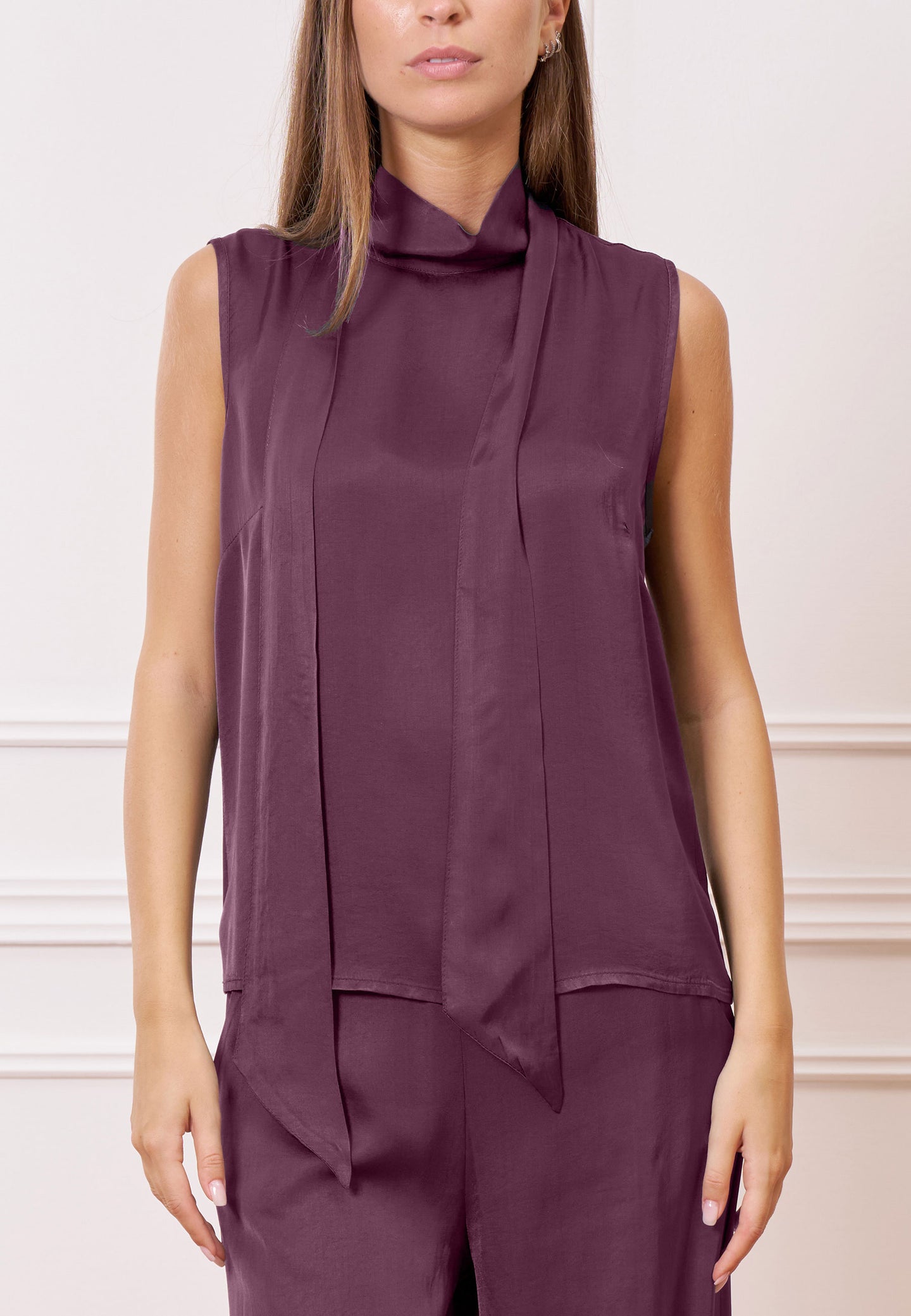 Blusa in raso con laccio