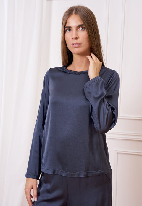 Blusa in raso con passamaneria