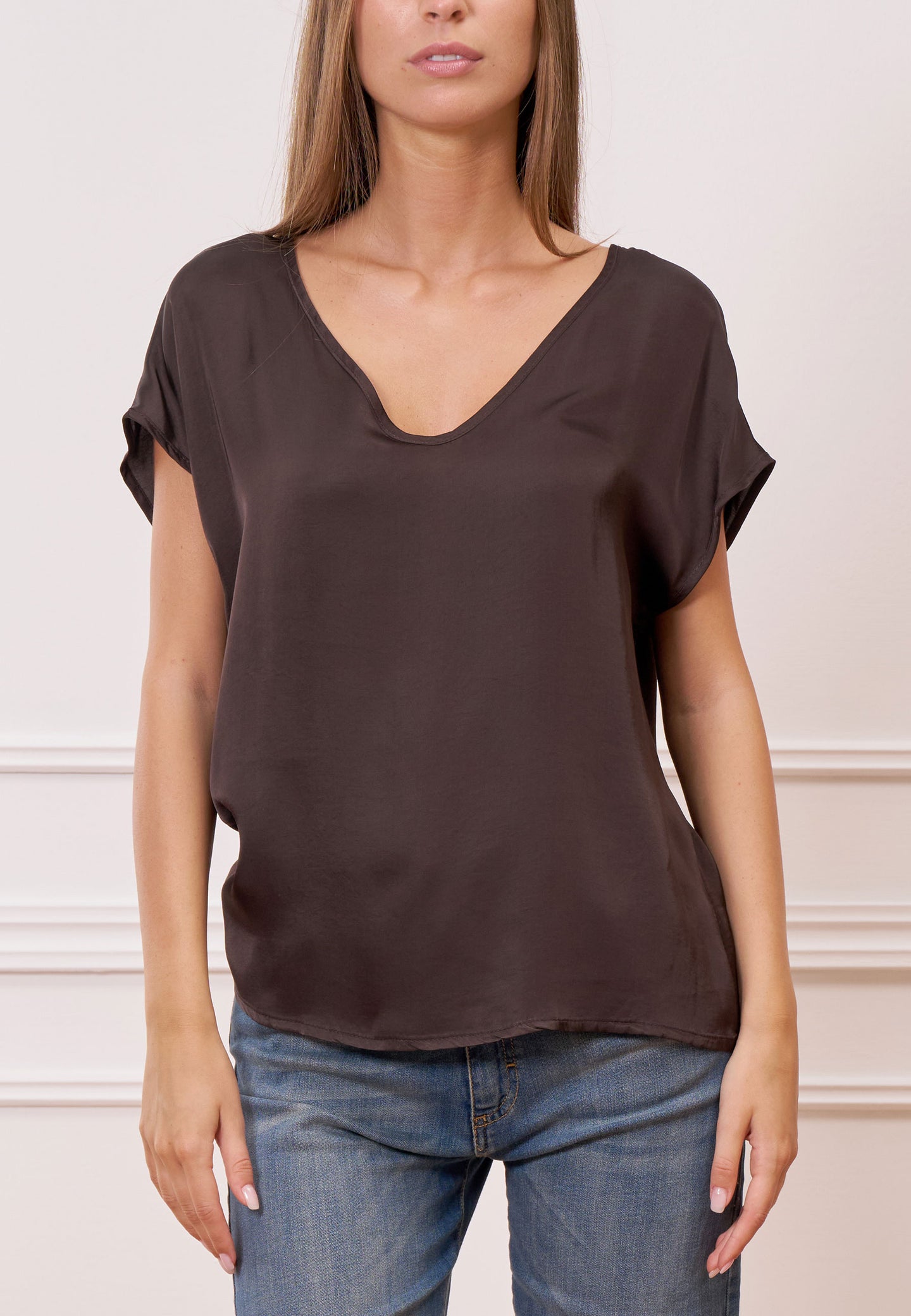 Blusa in raso con scollo a v