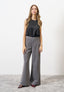 Blusa in raso stretch smanicata