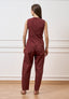 Camicia smanicata con pince in vita - MARRONE