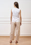 Camicia smanicata con pince in vita - BIANCO