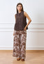 Camicia smanicata con balza al fondo  - MARRONE
