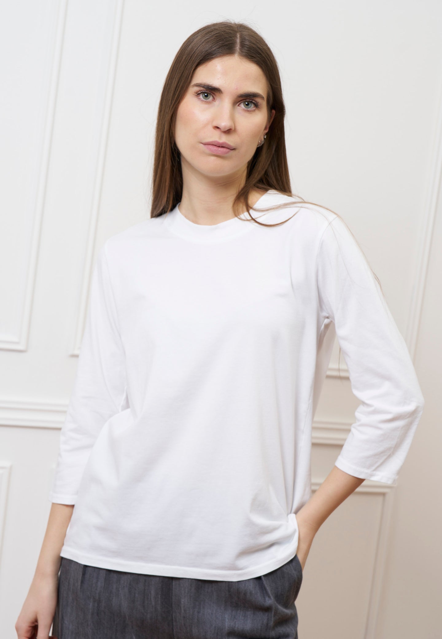 T-shirt con faldone sul retro - BIANCO