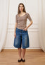 T-shirt a righe in costine stretch - MARRONE