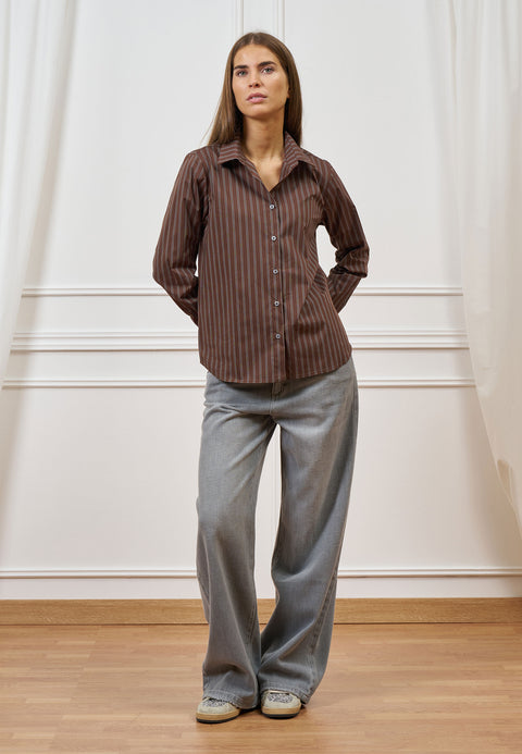 Camicia a righe sfiancata