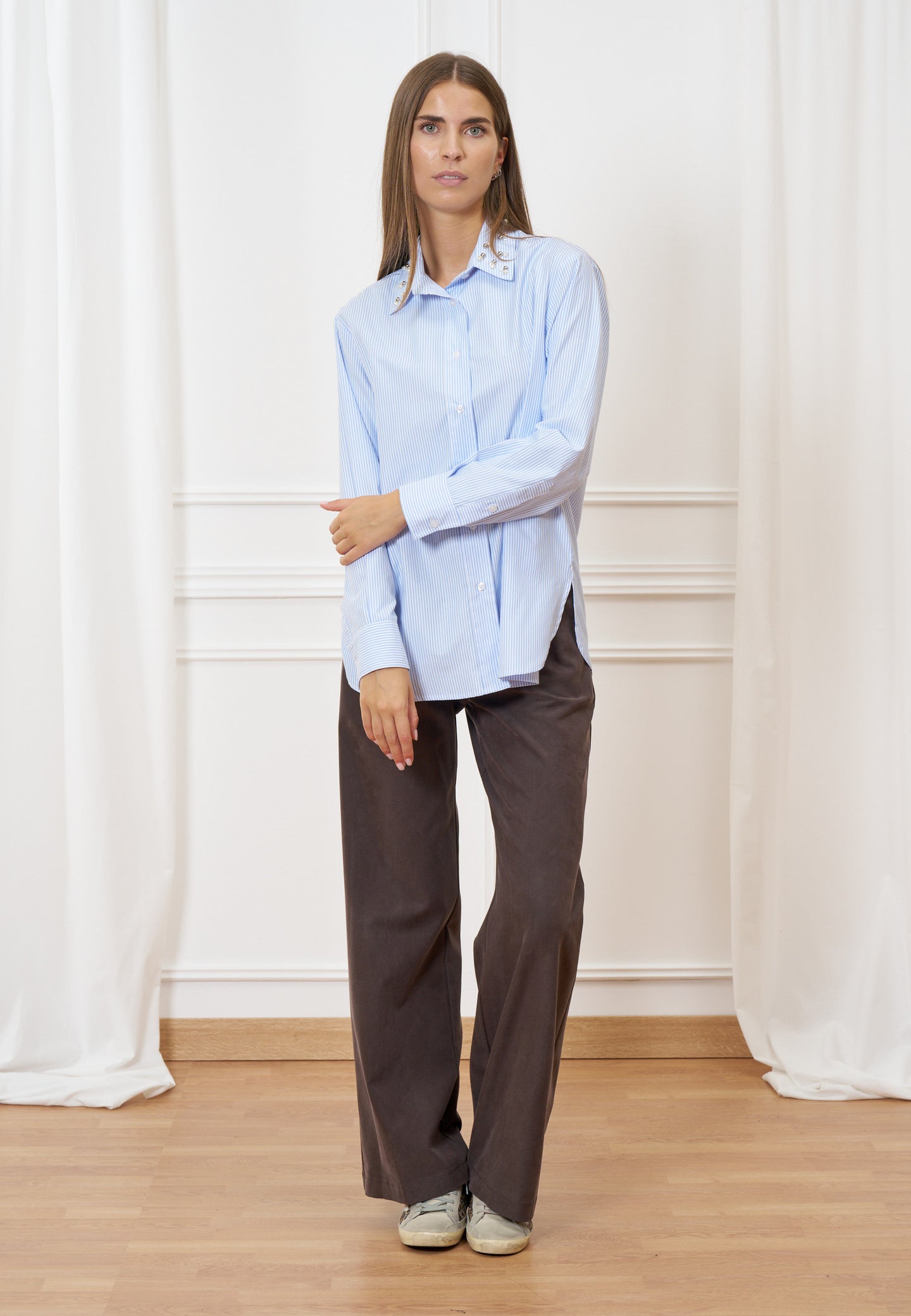 Camicia con applicazioni collo