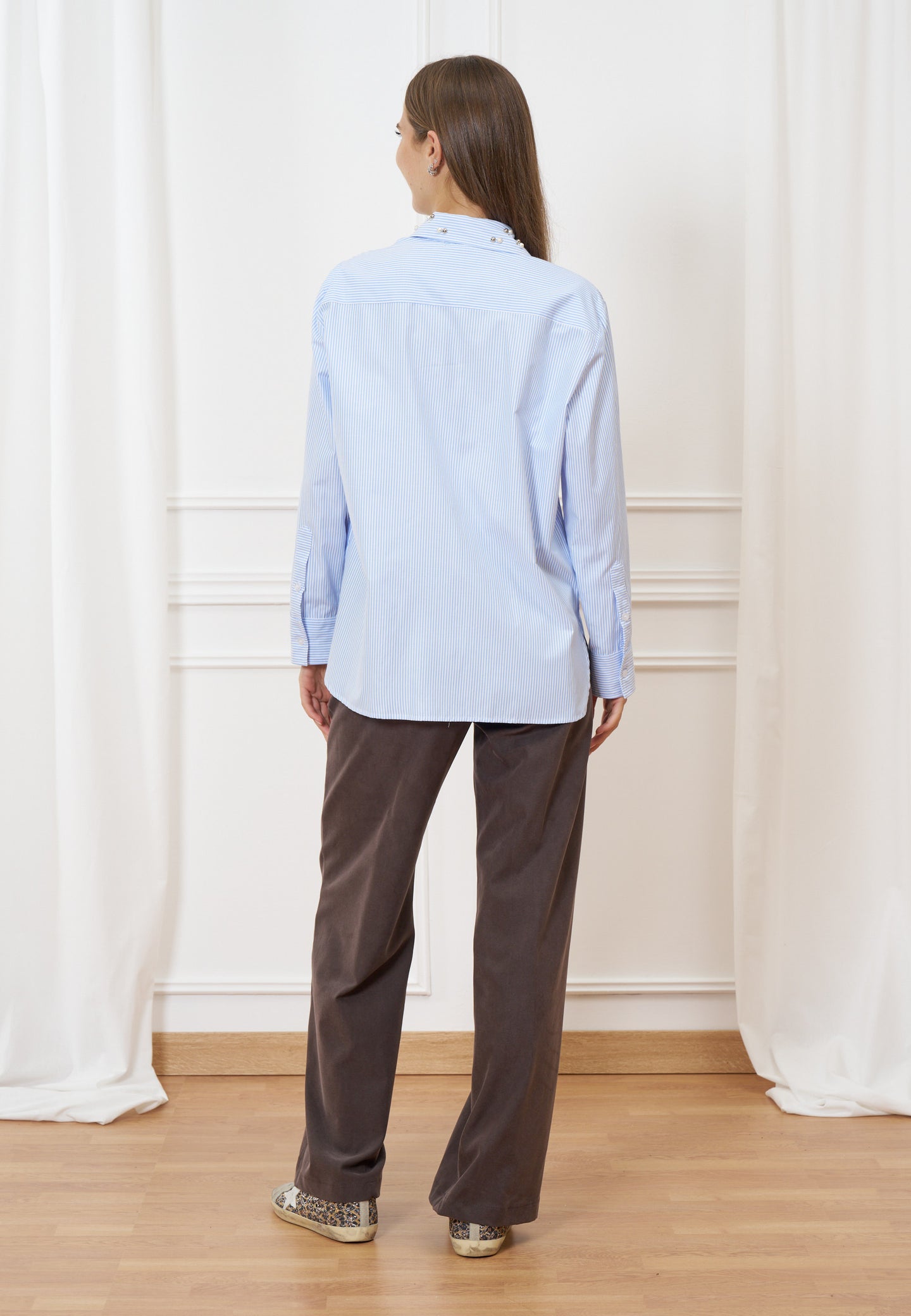 Camicia con applicazioni collo