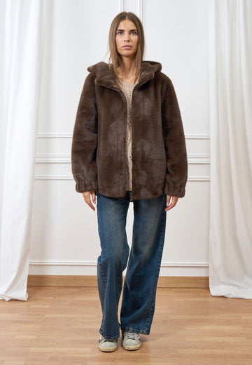 Cappotto corto in ecopelliccia