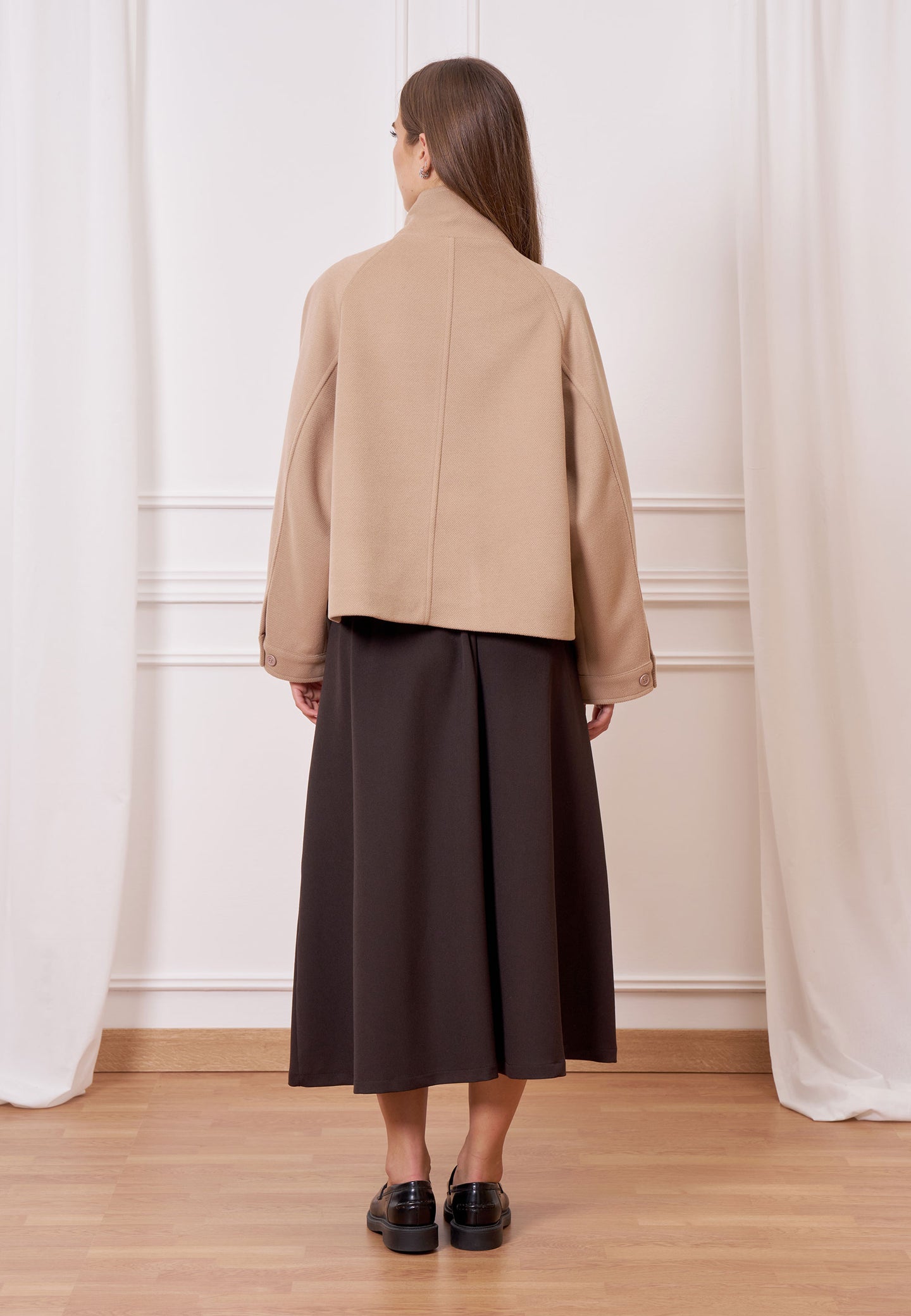 Cappotto corto tasche frontali