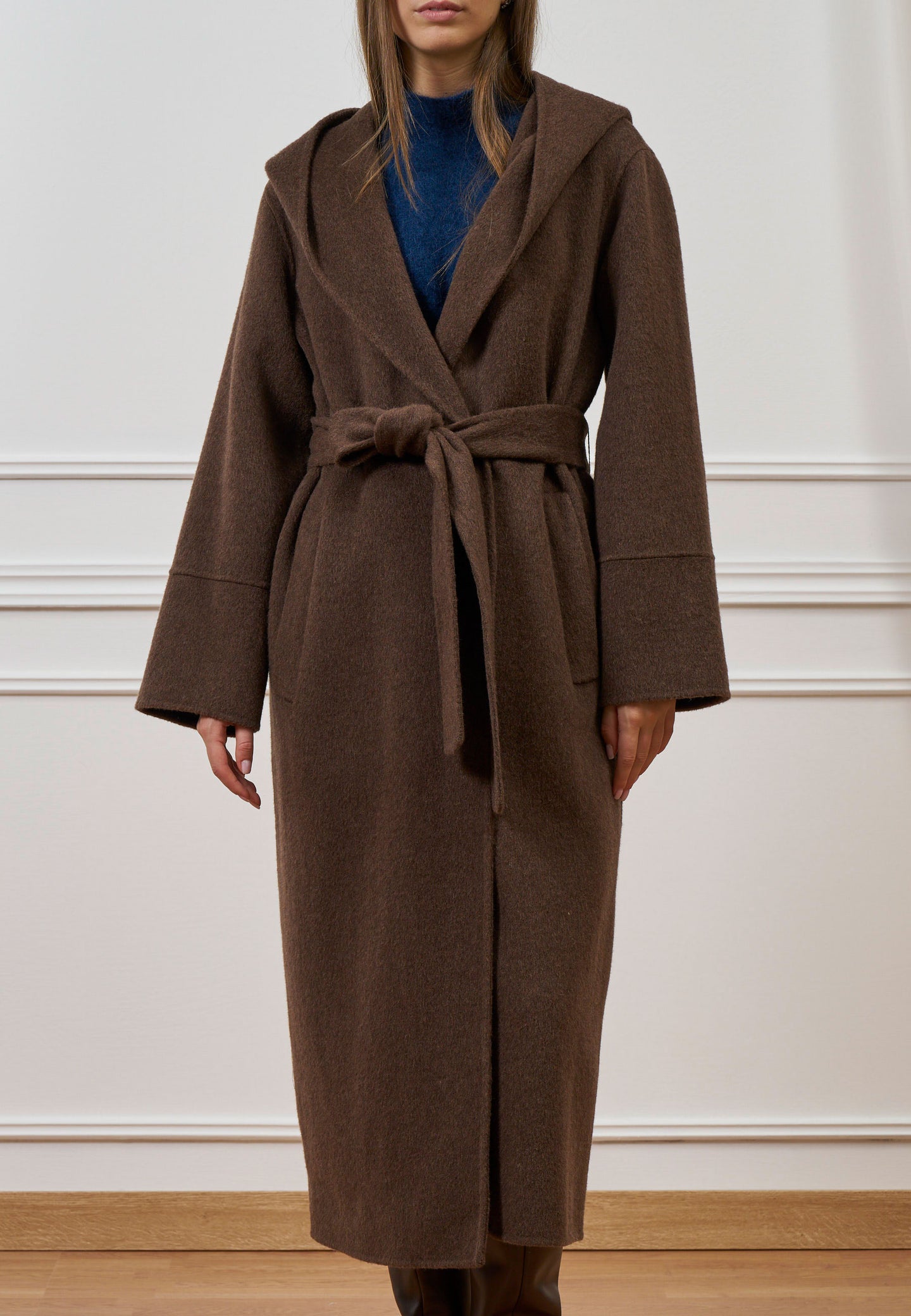 Cappotto lungo con cintura in lana