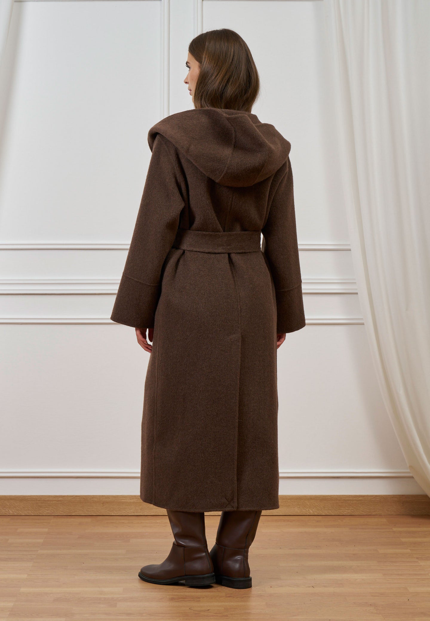 Cappotto lungo con cintura in lana
