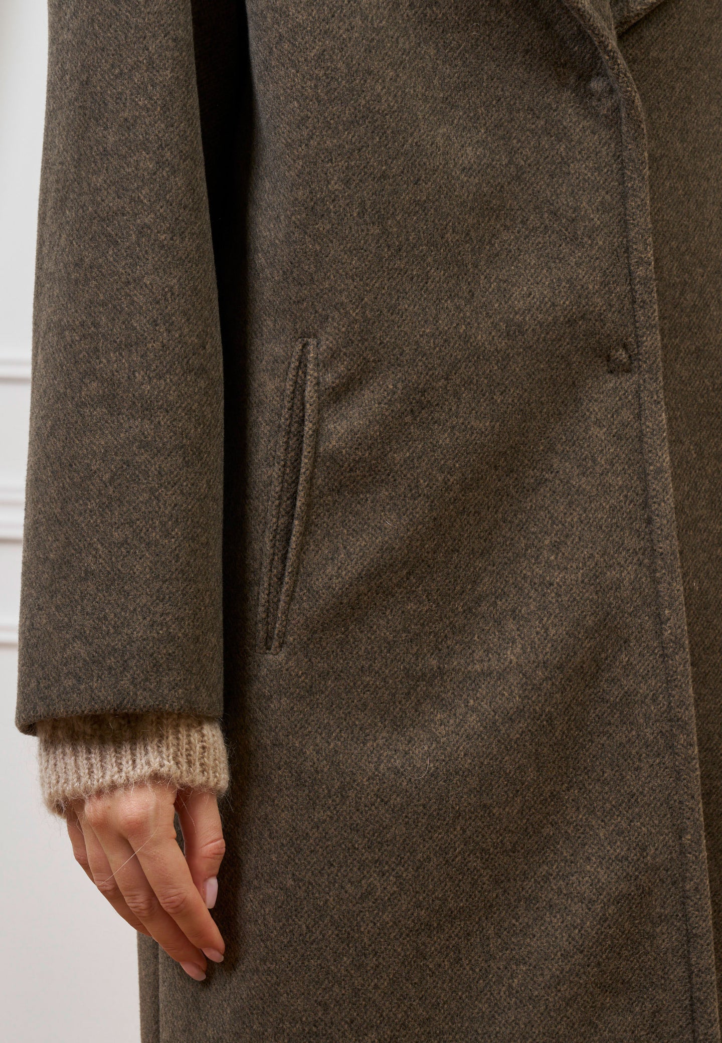 Cappotto midi con spalla scesa