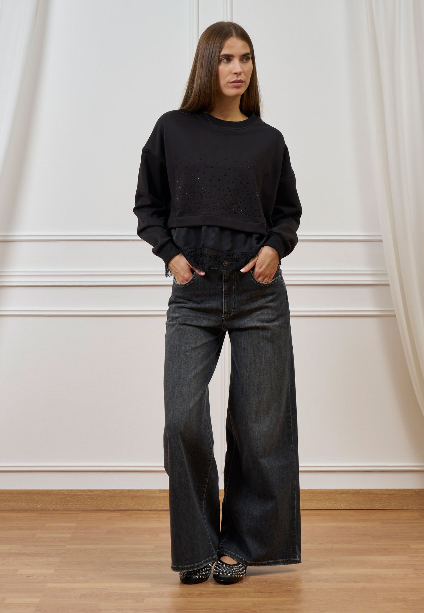 Jeans a vita alta con gamba ampia