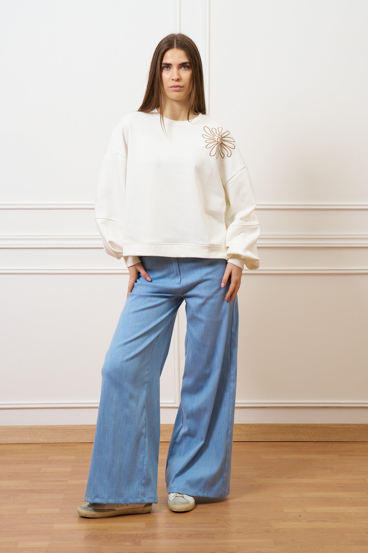 Felpa con ricamo e spacchi - AVORIO