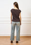 Maglia con scollo a barca smanicata - MARRONE