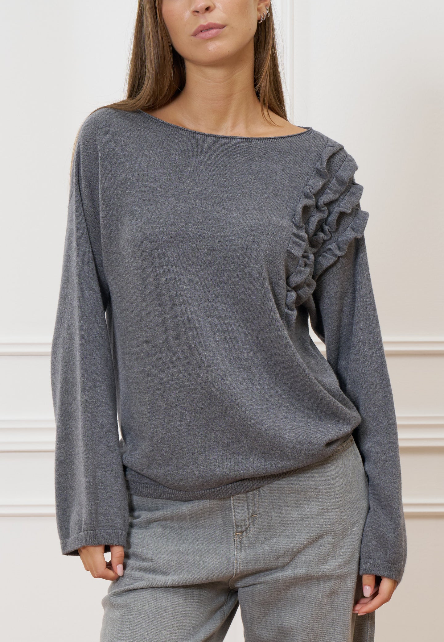 Maglia morbida volant spalla