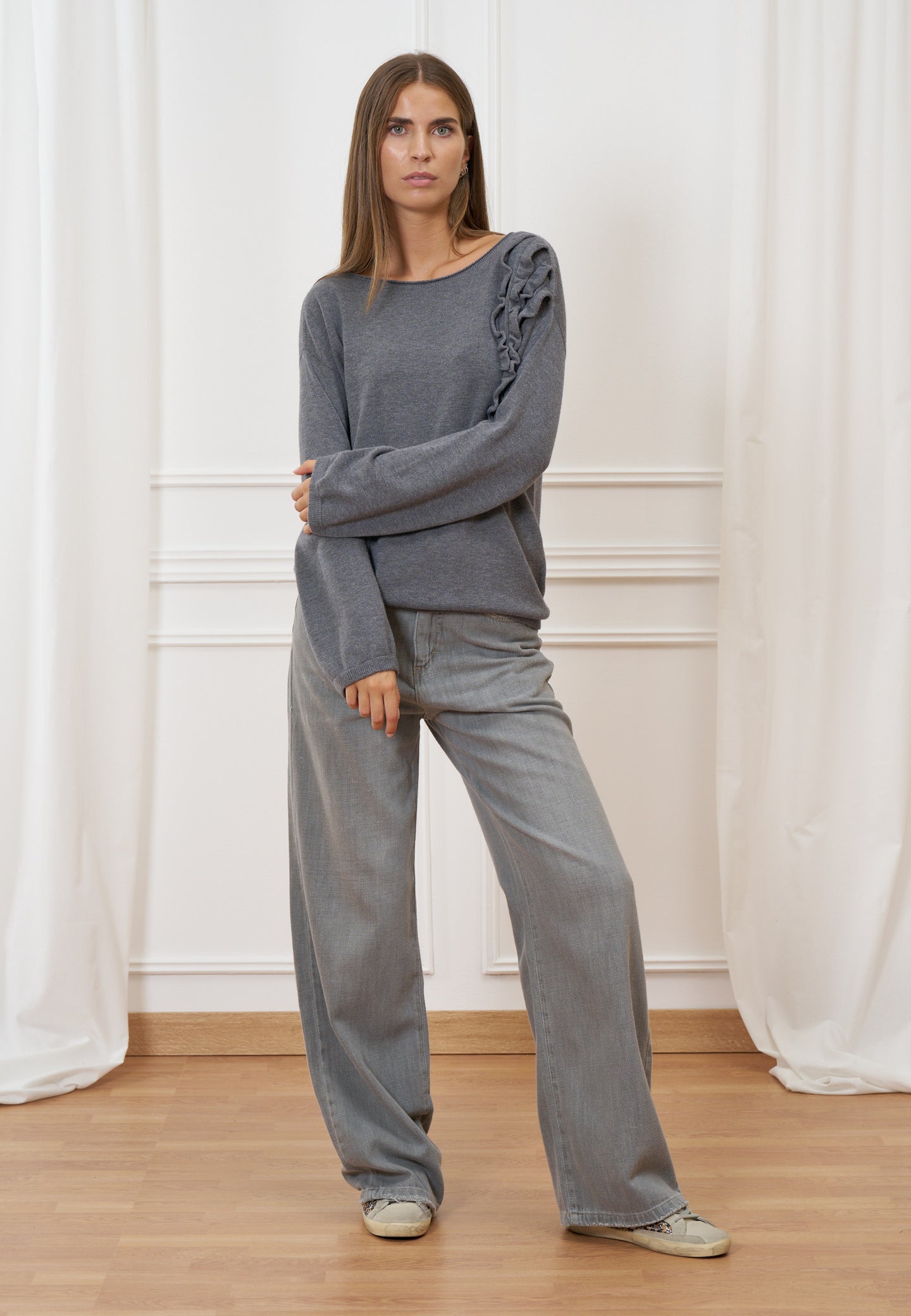 Maglia morbida volant spalla