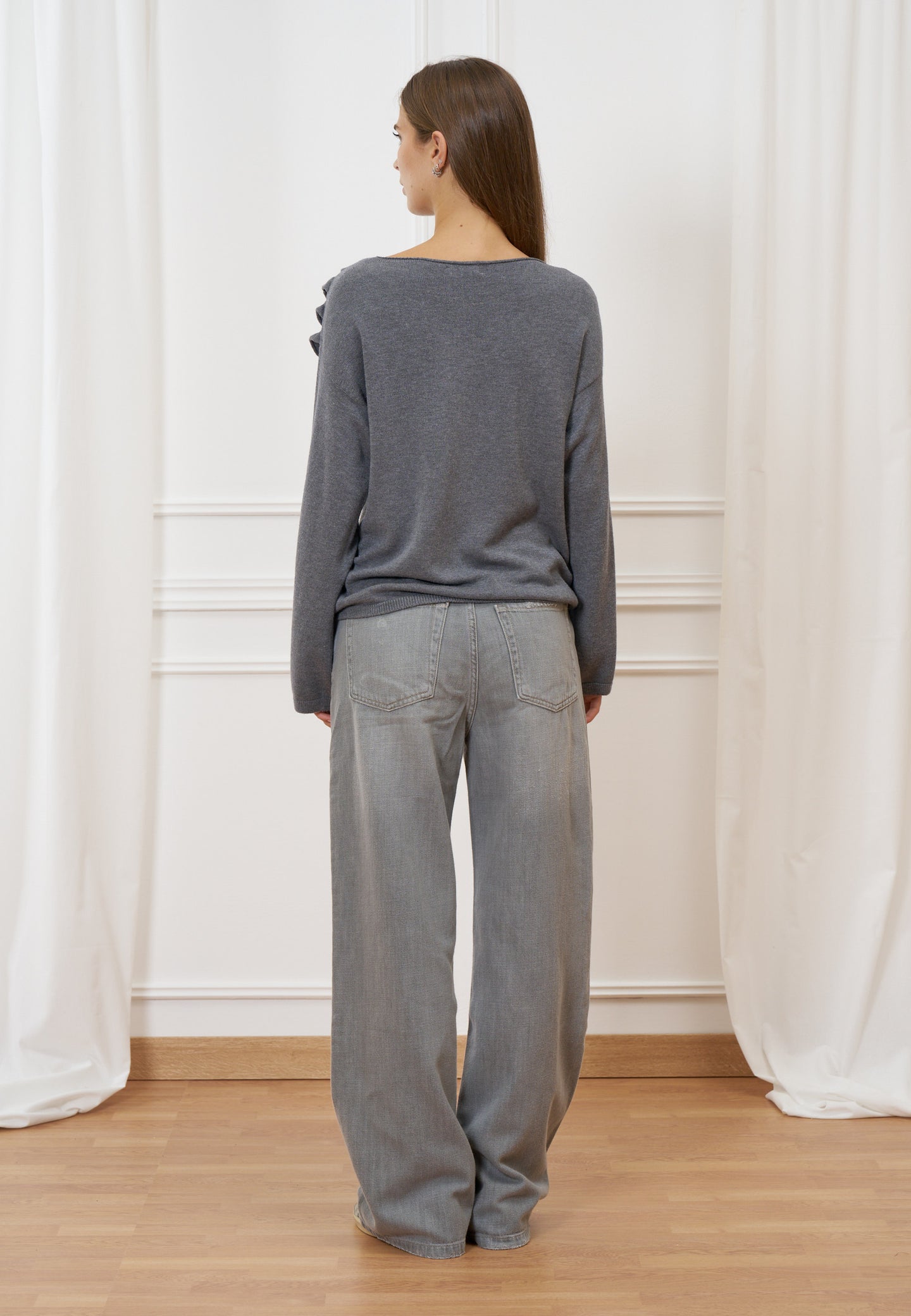 Maglia morbida volant spalla